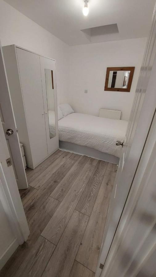 Double En-Suite Room Available In 3 Bed Apt Londyn Zewnętrze zdjęcie